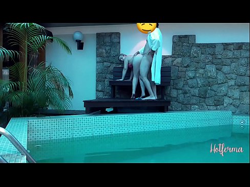❤️ Boss neskamea igerilekura gonbidatzen du, baina ezin izan dio beroari eutsi ️❌ Porno gurean eu.osagoassist.ru ☑
